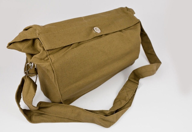 Добрый народ помогите пожалуйста ❗️️❗️❗
По улице к?...