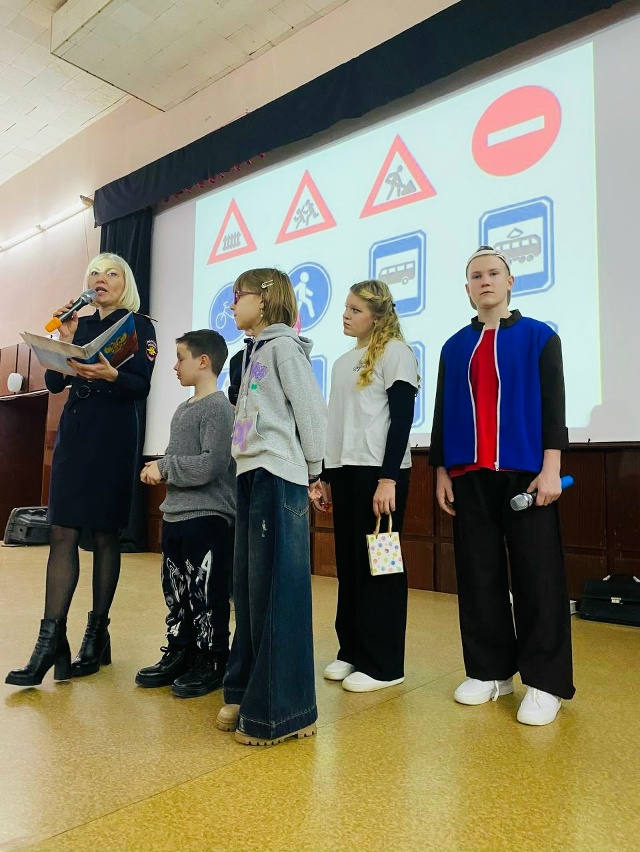 Сотрудники отделения Госавтоинспекции МО МВД России «...