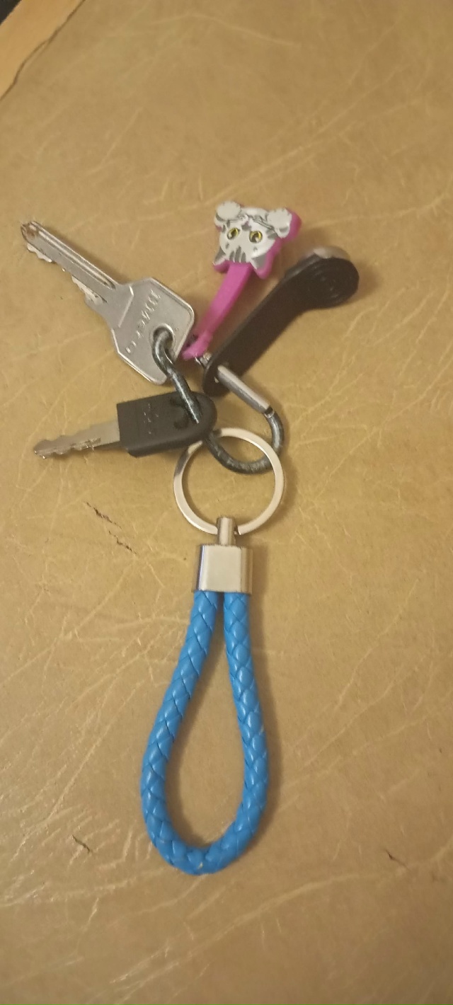 Ежедневно в 21 час по местному времени Ваши вопросы.
1⃣ ...