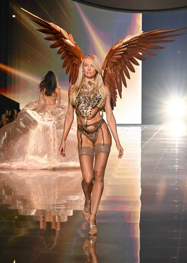 ⚡️ Прошлой ночью в Нью-Йорке состоялся легендарный по...