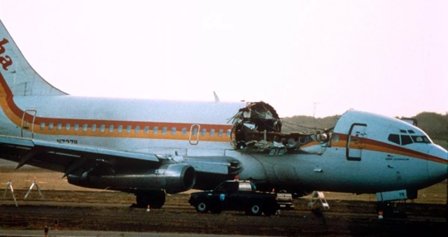 28 апреля 1988 года самолет Boeing 737-200 авиакомпании Aloha Airlines,...