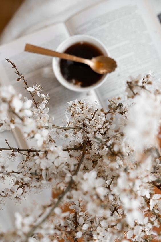 Люди злы в тoй меpе, в кaкoй неcчaстны.