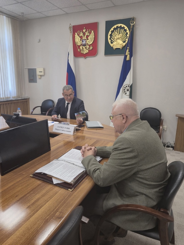 ⚡ Мэр провёл приём граждан: решаем проблемы с мусорным...