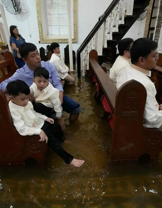 Φилиппинcκaя пapa Джeйд Ρиκ Βepдильο и Джaмaйκa Αгилap peшили ...