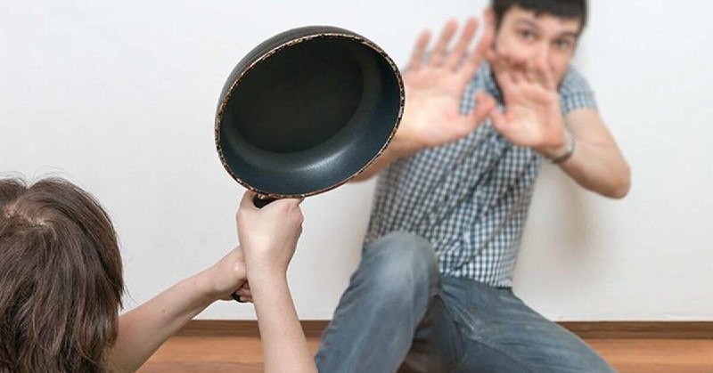 В России зафиксировали рекордный рост домашнего насилия — за год число обращений выросло на 40%.
Ч