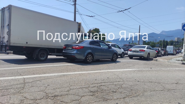 Большая просьба к ГАИ и Администрации города поставит?...