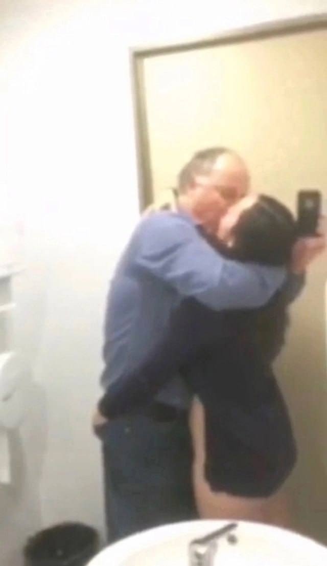 В интернете набирает огромный хайп необычная пара из с...