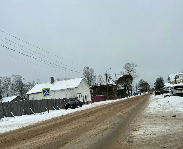В центре города снег почистили . Где не почистили - слег...