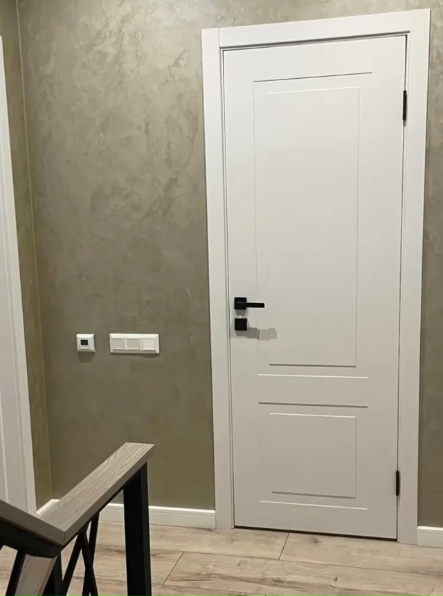 Ознакомиться с ассортиментом дверей можно в магазине...