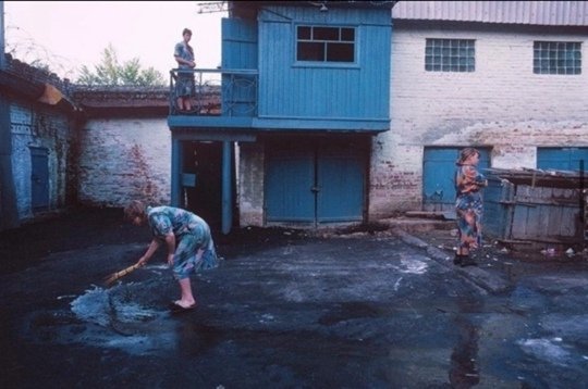 Атмосфера в женской воспитательной колонии 90-х, навева...