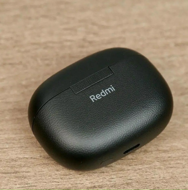 вчера в вагоне на фиолетовой ветке в сторону Шушар был ...