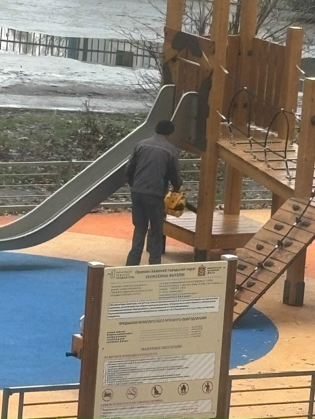 Я конечно все понимаю. Но Суббота 08:30 утра ! Шуметь в Под...