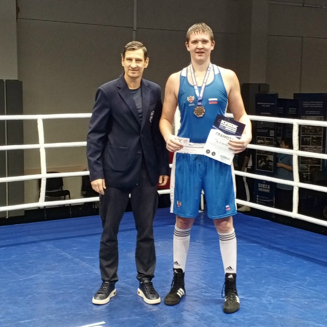 Жигулевский боксер вошел в состав юниорской сборной Р?...