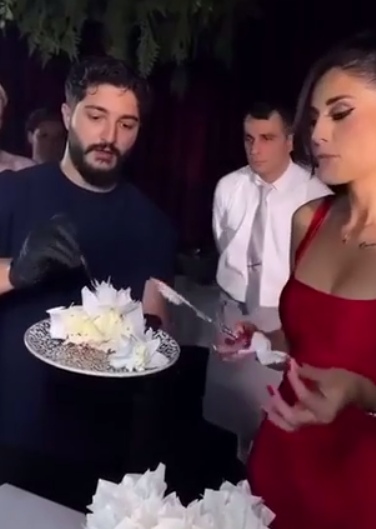 С ней шутки точно будут плохи