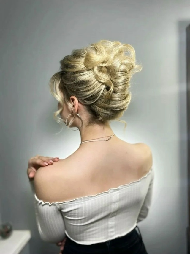 Кто сможет сделать что-то подобное?
Длина волос, по лоп...