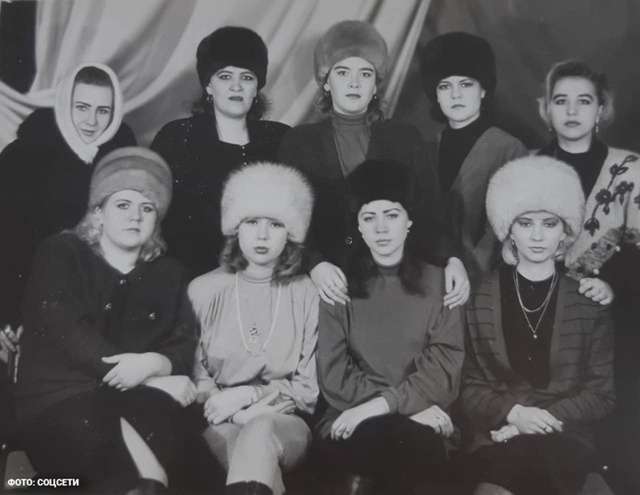 Россиянки начали скупать шапки, которые носили мамы и ?...