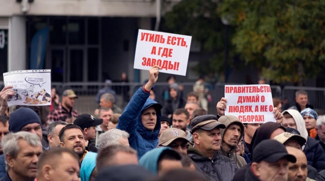У нас автомобиль давно превратился уже в роскошь
Авто?...