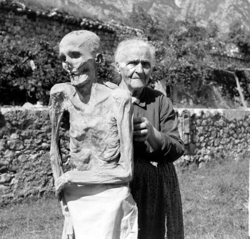 Эти снимки были сделаны в итальянском поселении Венцо?...