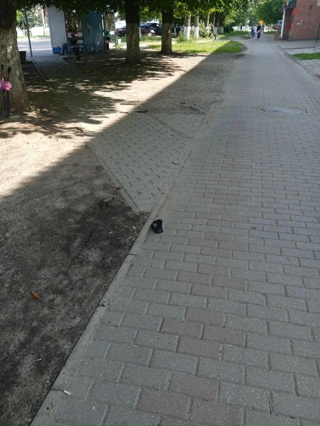 Нашёл на улице Энгельса детский светящийся ботинок, по...