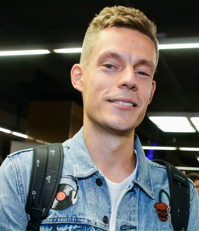 Московский суд вынес заочный приговор журналисту и бл?...