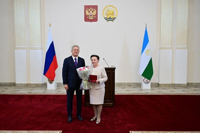 Знакомьтесь, наш Заслуженный учитель России! ?
10 октя...