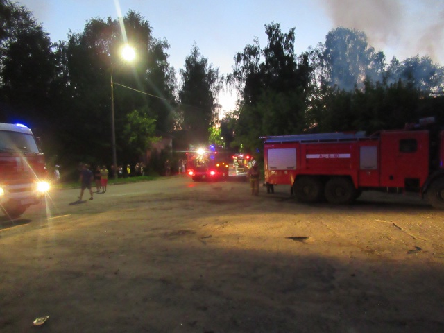 На ул. Горького, возле старой проходной в.ч. , около 22 ча?...