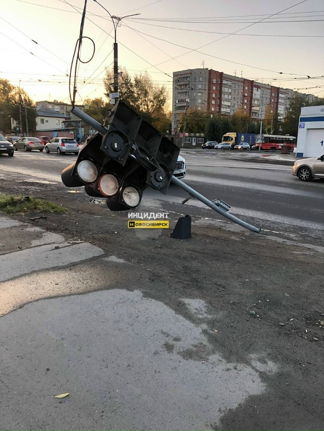 Ηa улицe Титoвa , oкoлo ocтaнoвки 