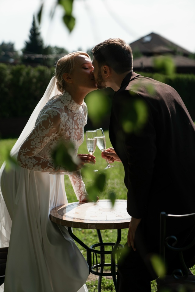 Всем привет, посты о прошедших свадьбах очень помогали...