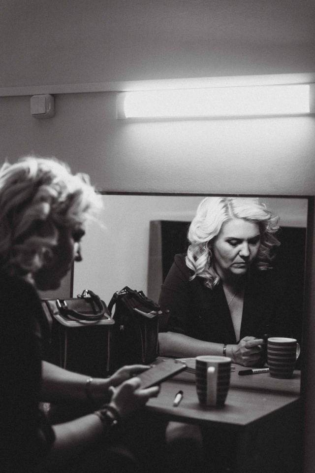 12+ Иру уволили с работы.
Точнее попросили уволиться - п?...