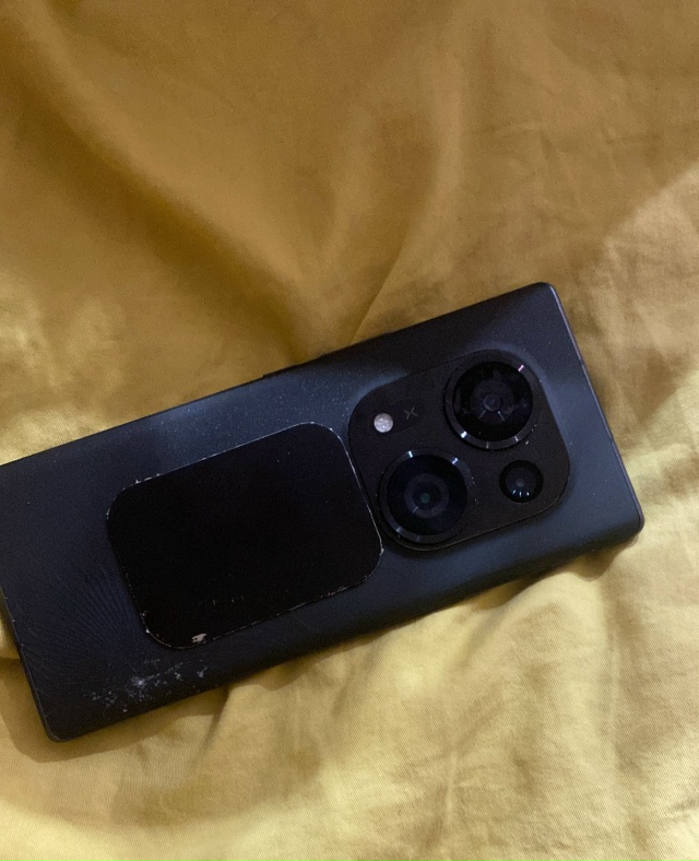 Найден телефон, чей?