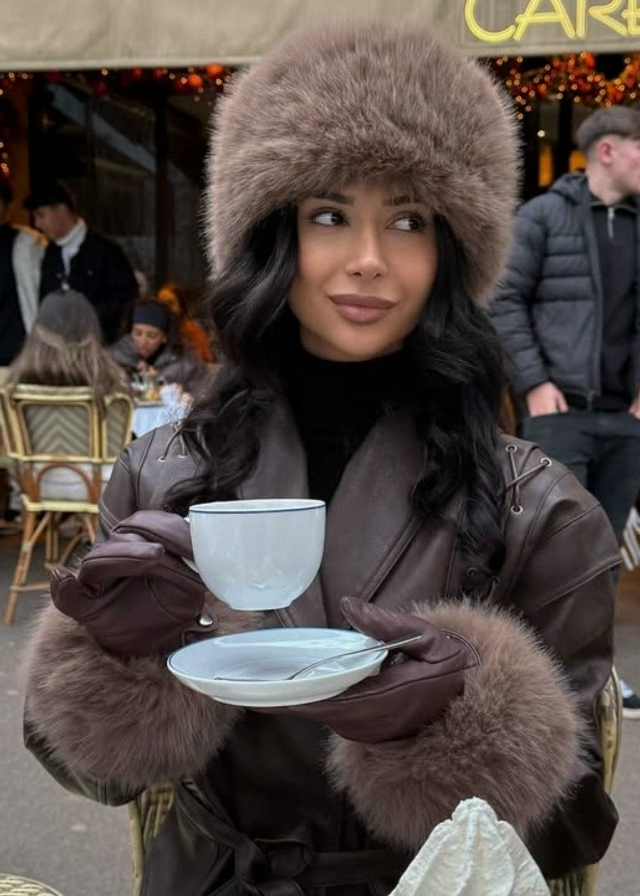 Россиянки снова начали активно покупать меховые шапки...