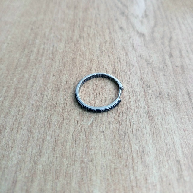 Доброе утро. Найдена серёжка, верну при предъявлении в?...