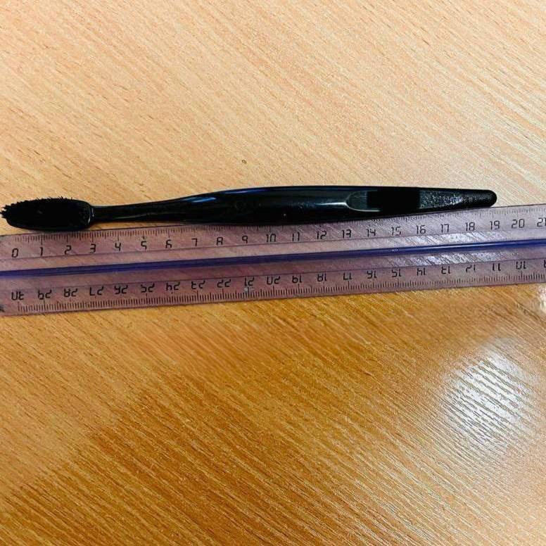 В Татарстане 13-летняя школьница случайно проглотила зубную щётку длиной почти 20 см — та полностью