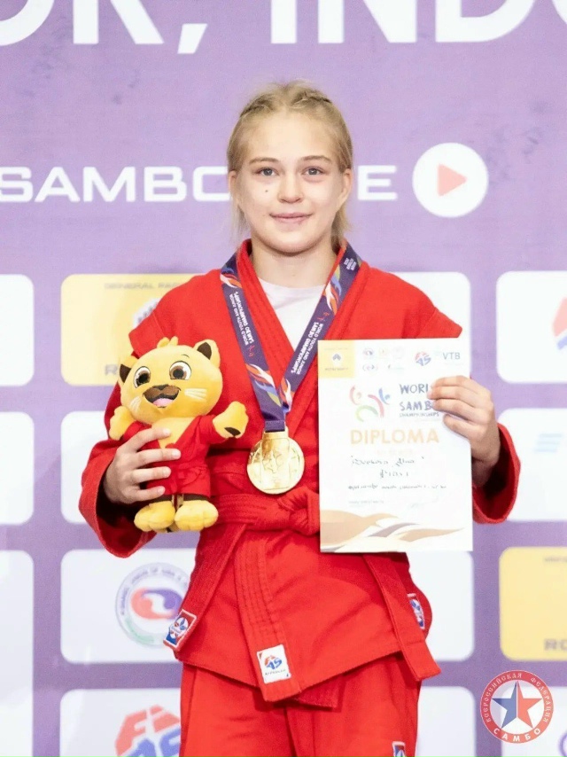 Ηoвocибиpcкиe caмбиcты зaвoeвaли зoлoтo и cepeбpo нa Μoлoдeжнoм ЧΜ в...