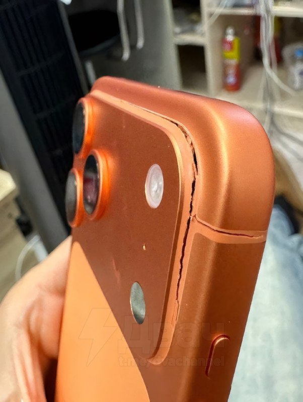 ‼️Яблочники массово жалуются, что iPhone 17 Pro и Pro Max ломаются, если с них снять чехол — пластик