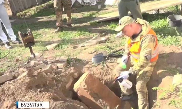 В Бузулуке во дворе дома нашли надгробие купцов Шапошн...