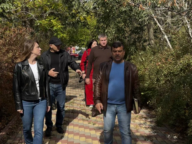 В рамках рабочего визита в Евпаторию министра экологи?...