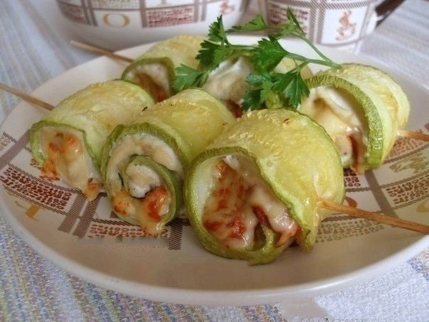 Суперские рулетики из кабачков с куриным мясом
Ингред...