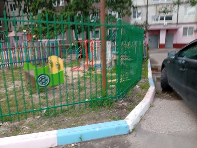 В прошлом году нашему двору купили футбольные ворота (?...