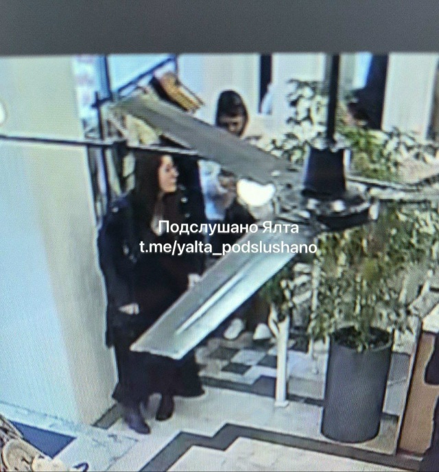 Кто не рискует - тот не носит Prada 😅
В Ялте ищут девушку, ...