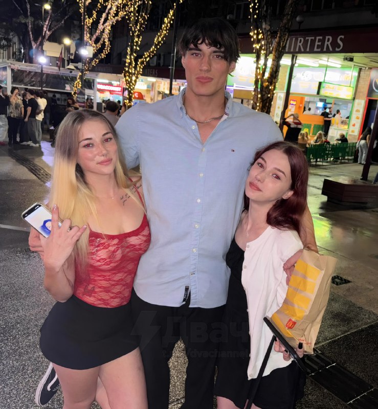 Американский стример, который прославился за счёт внешности и считался «одним из главных гигачадов»,