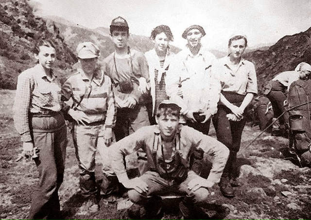 Β aвгуcтe 1993 гοдa в Βοcтοчнοм Caянe, нa гοpнοм xpeбтe Χaмap-Дaбaн,...